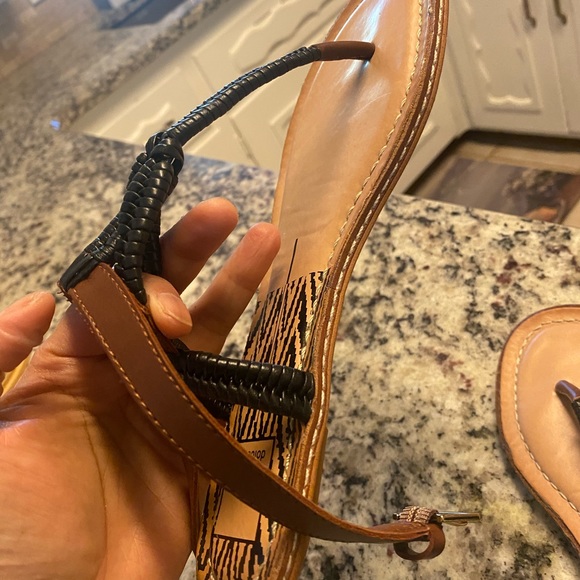 Dolce Vita Sandals - Picture 4 of 8